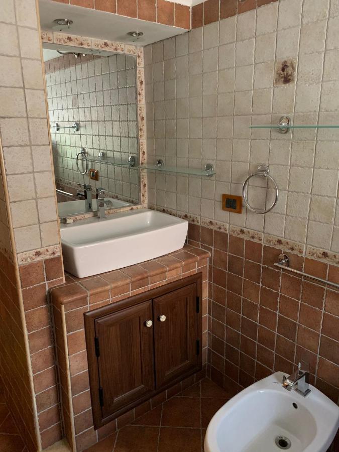 Отель Casa Alice Изола-делле-Феммине Экстерьер фото