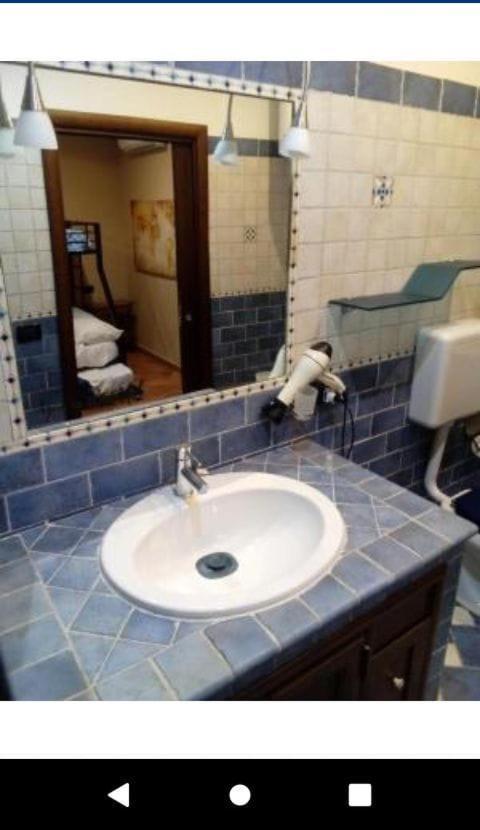 Отель Casa Alice Изола-делле-Феммине Экстерьер фото